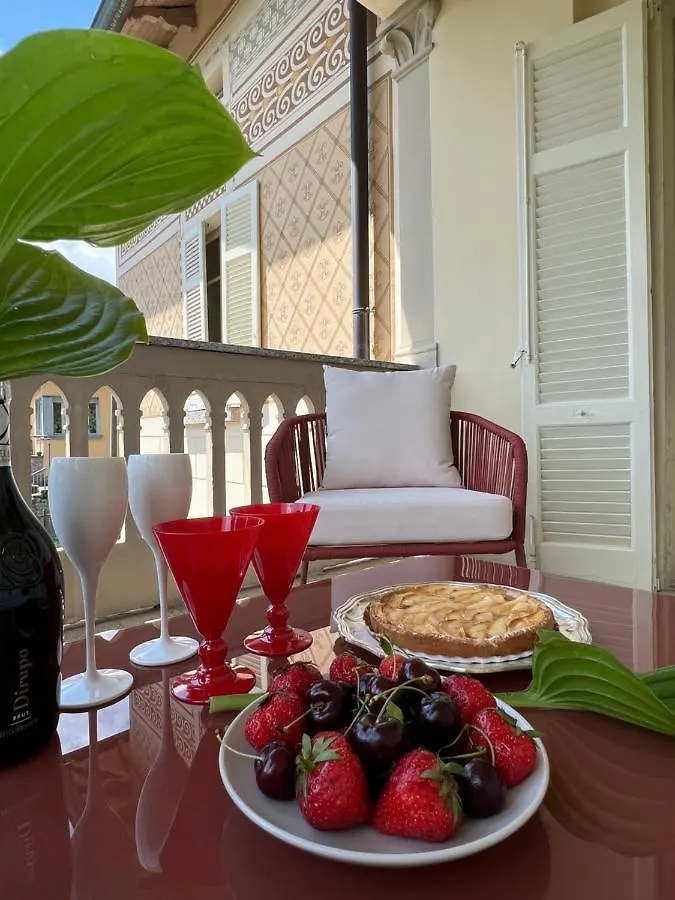 Villa Pia Lena Magreglio Italia